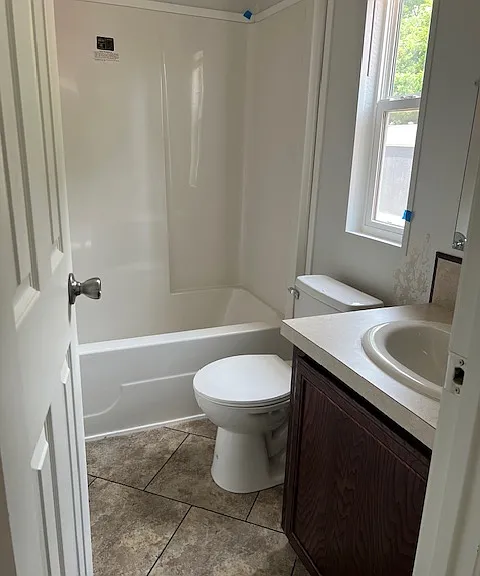 1128 E Main St #1 — Photo 5