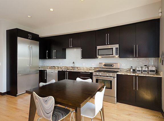 3rd image of 2130 W North Ave #304