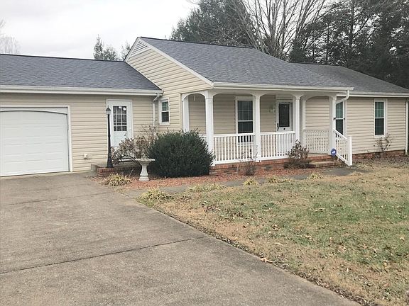 2nd image of 131 Sturbridge Ln