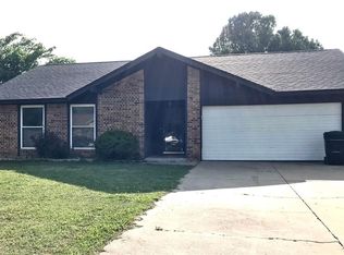 2105 Crystal Dr, Moore, OK 73160