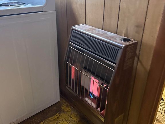 5th image of 1015 Cleveland Rd