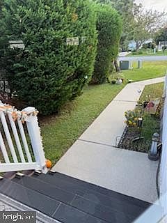 4th image of 19 Mayfair Ln
