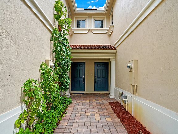 2nd image of 4306 Cohune Palm Ct