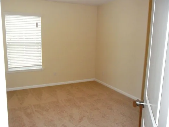 320 Favorite Ct, West Columbia, SC 29170