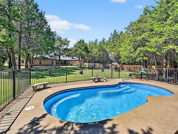 2nd image of 591 Mitchell Rd