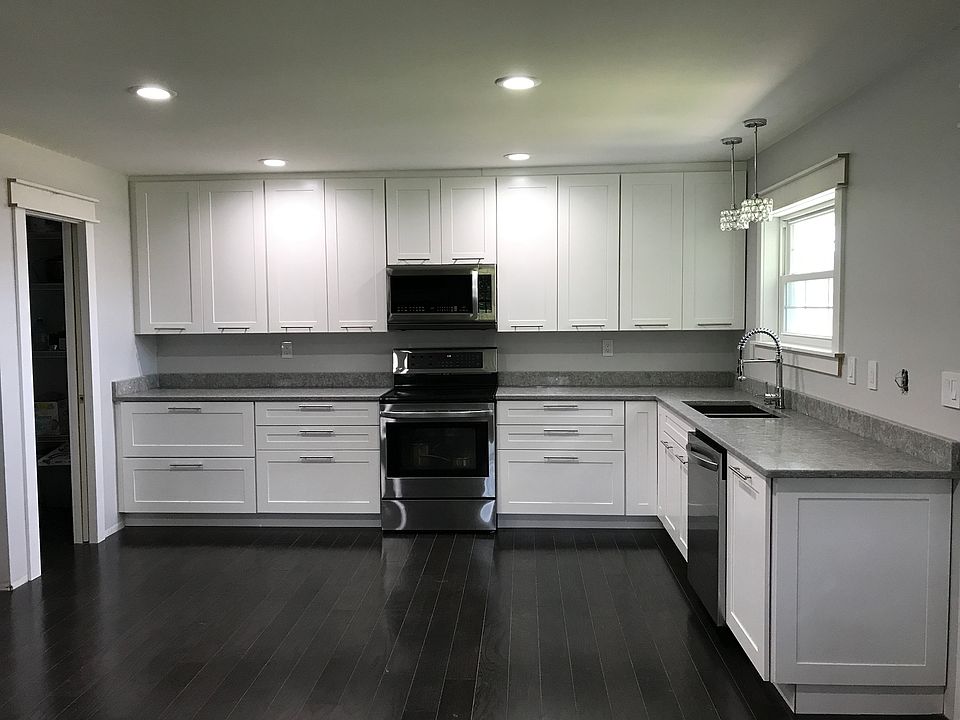 1st image of 28 Pleasant Dr