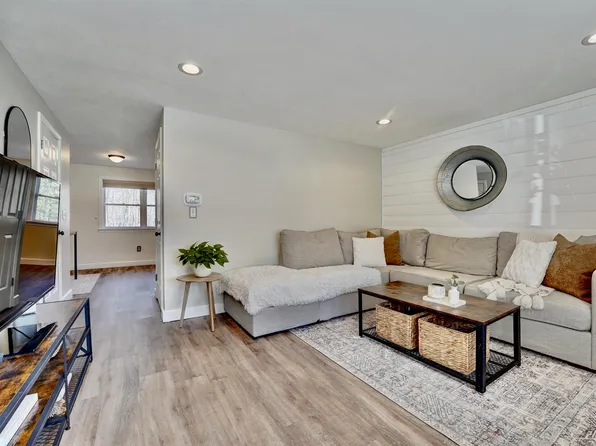 777 Middle Road #70, Portsmouth, NH 03801