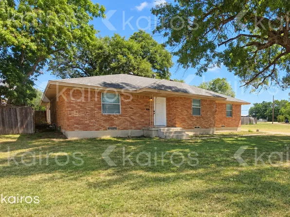 325 W Pleasant Run Rd, Lancaster, TX 75146