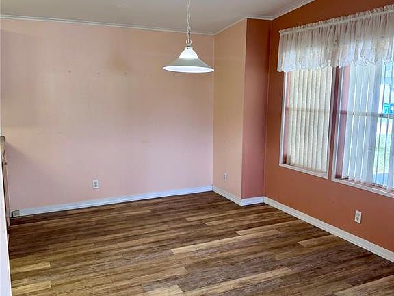 5th image of 4385 Maple Ave