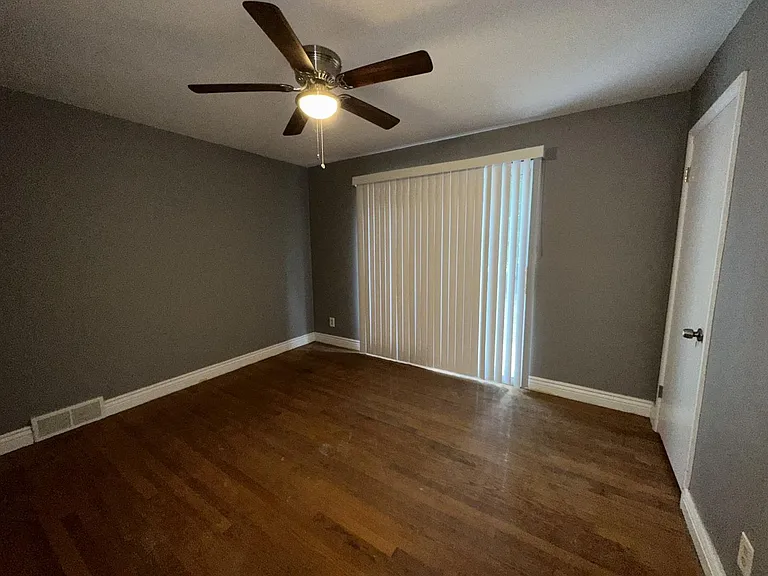 107 Anistasia Dr — Photo 10