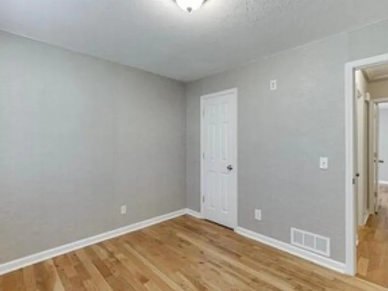 8950 Pine Tree Cir — Photo 9