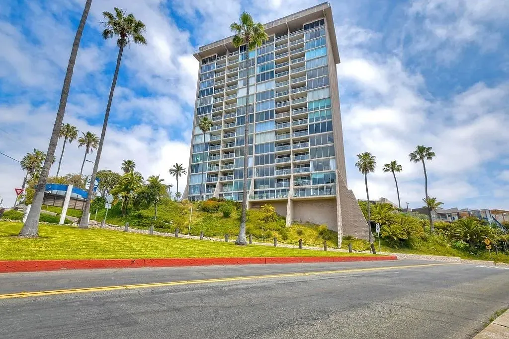 2 bed, 1364 sqft, $6,000 — Photo 2