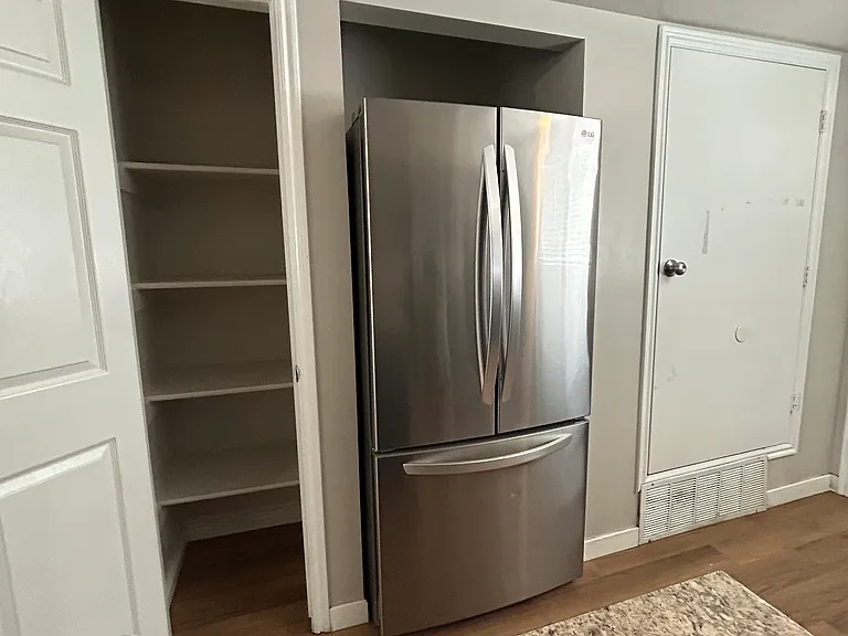 475 N Redwood Rd — Photo 6