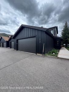 812 Powderhorn Ln APT F, Jackson, WY, 83001