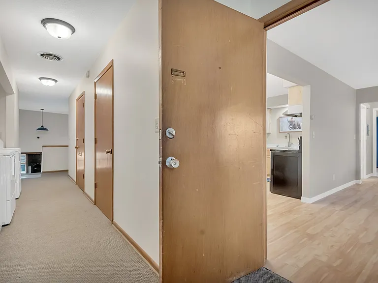 629 1st Ave W #5 — Photo 17