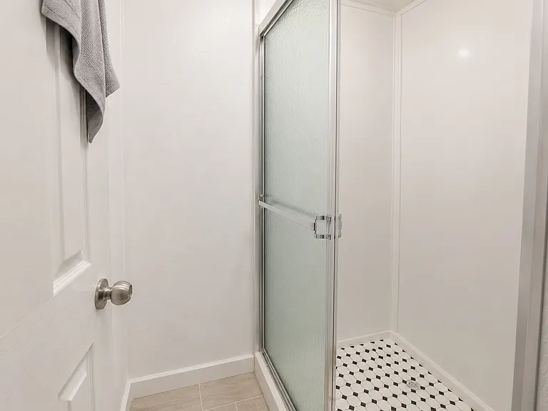 1 Eden Dr — Photo 12