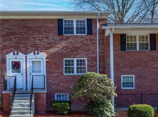 711 Castlegate Rd, South Charleston, WV 25303