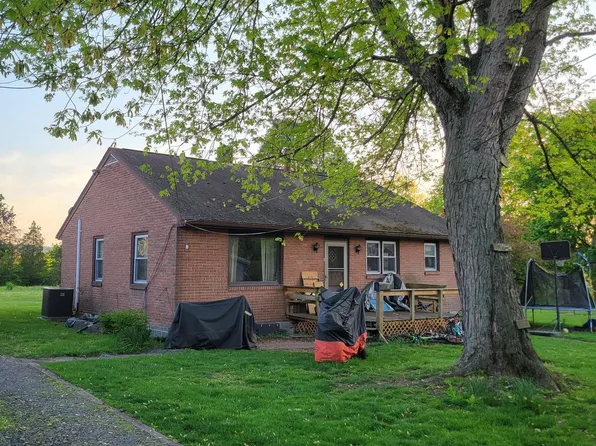 640 Ben Franklin Hwy E, Douglassville, PA 19518