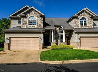 3216 Grey Village Dr, Akron, OH 44319