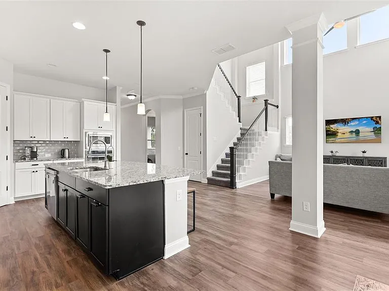 13785 Behring Ave — Photo 17