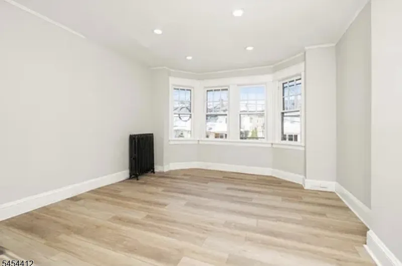 2 bed, 1.0 bath, $2,000 — Photo 2