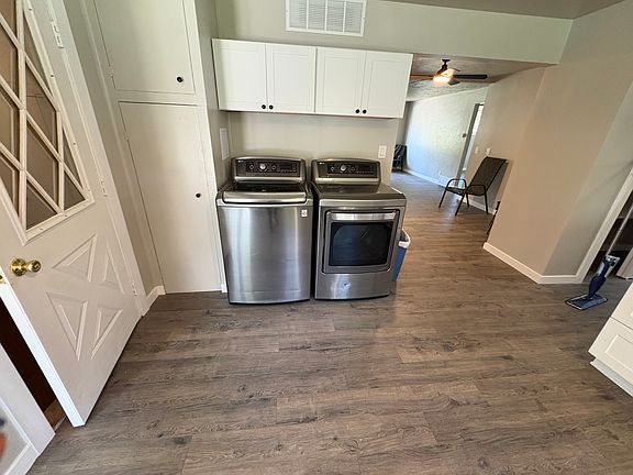 5th image of 224 N Walker St