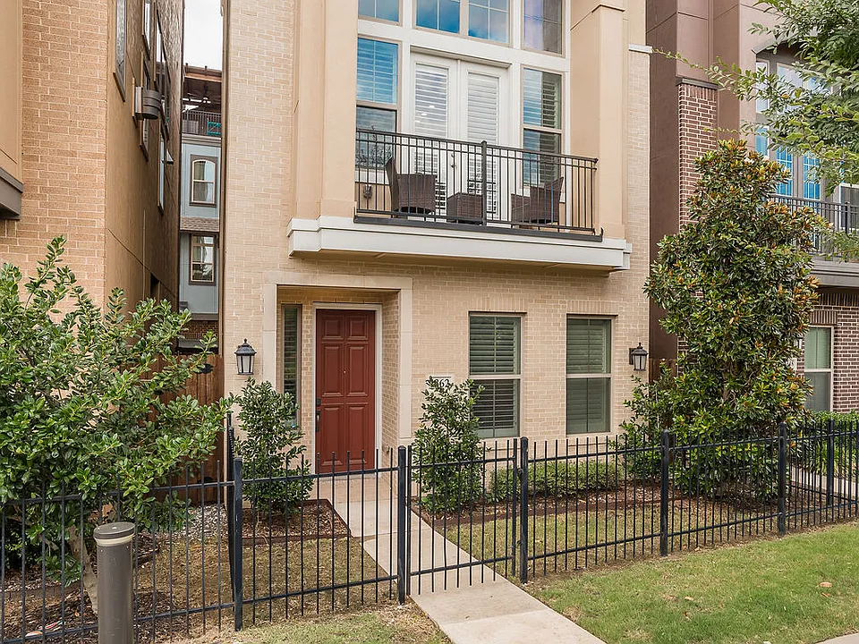 1362 Arch Pl