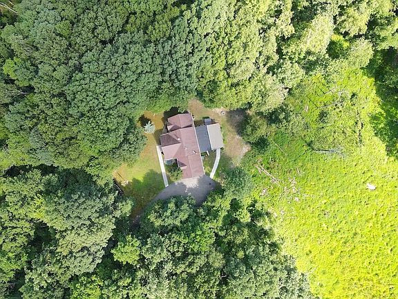 3rd image of 20 Still Hollow Rd