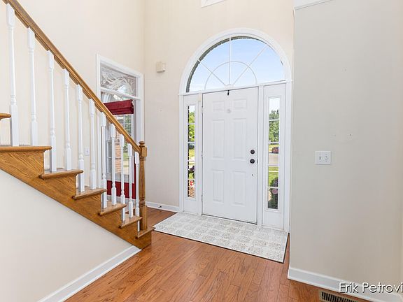 4th image of 2935 Crownknoll Ct NE