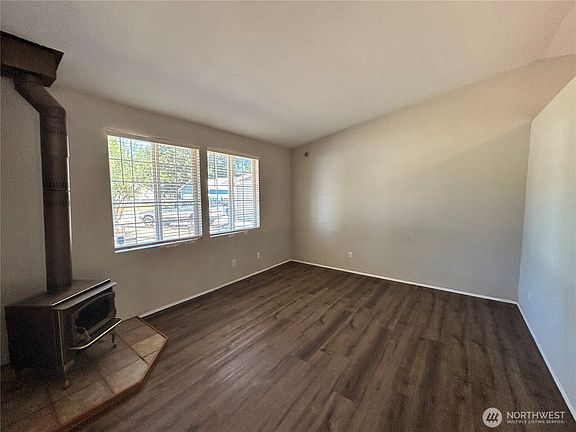 4th image of 25322 39th Avenue E