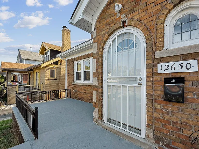 12650 Griggs St — Photo 2