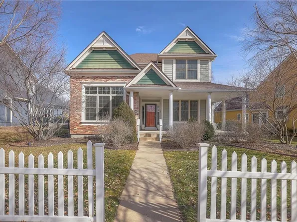 21410 Clear Creek Pkwy, Shawnee, KS 66218