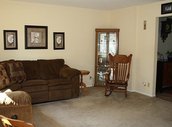 5th image of 620 Krenz Ave