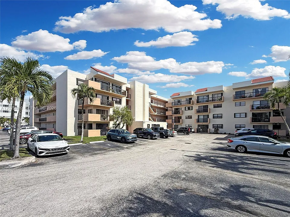995 SW 84th Ave #309