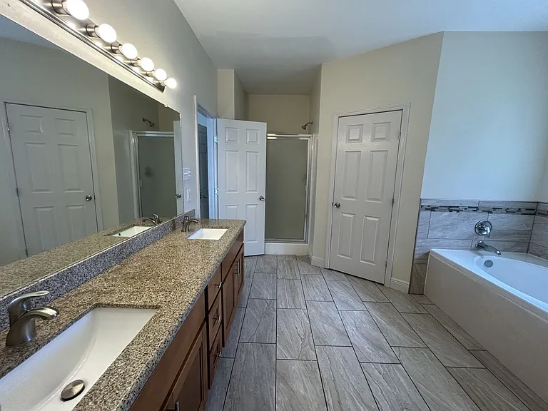23983 Terrace Ave — Photo 15