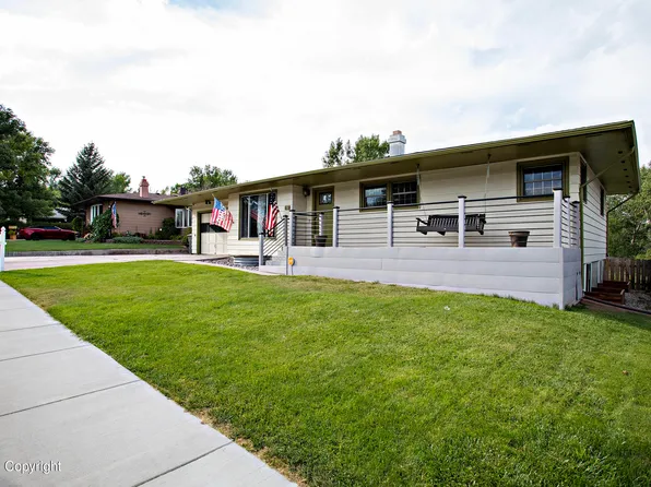 411 Circle Dr, Gillette, WY 82716