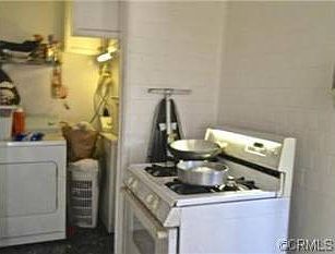 2nd image of 525 W 98th St