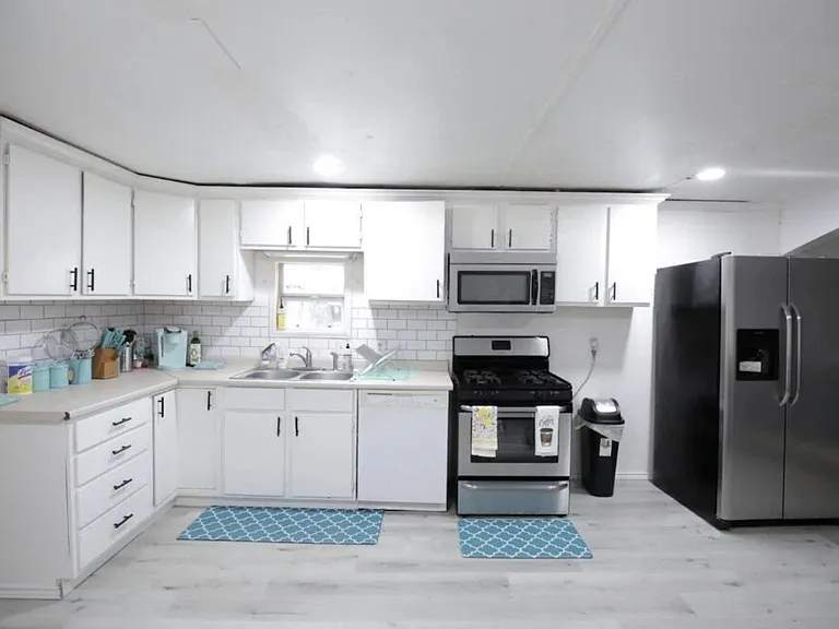 186 Wedgewood Dr — Photo 2