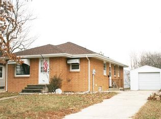 1627 S Carolina Ave, Mason City, IA 50401