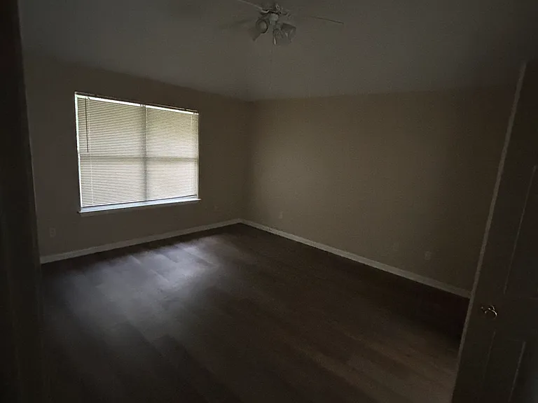 1386 Ashberry Trl — Photo 2