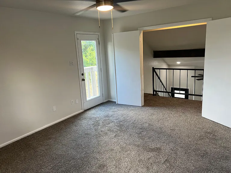 311 Ivy Ln — Photo 3