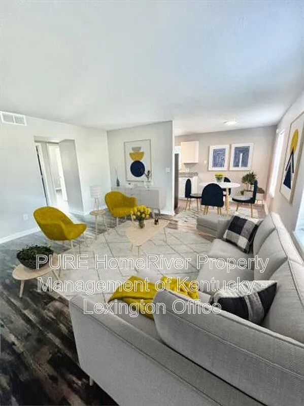 2 bed, 1.0 bath, 750 sqft, $950 — Photo 2