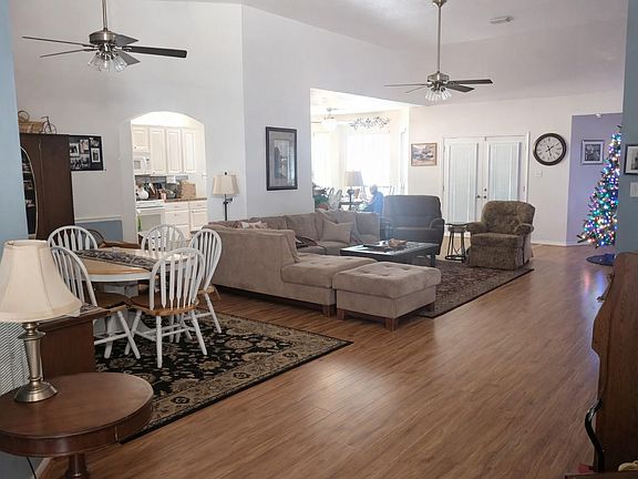 4th image of 2122 Lexington Woods Dr