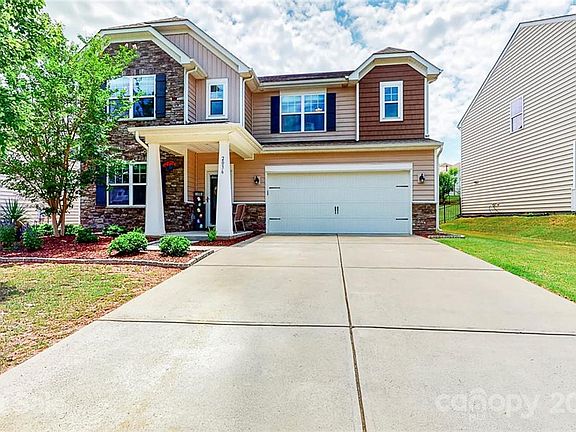 2nd image of 2036 Newport Dr Unit 15