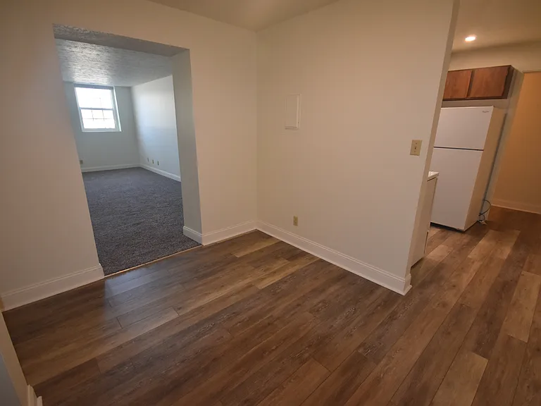 Waveland Place Apartments — Photo 44