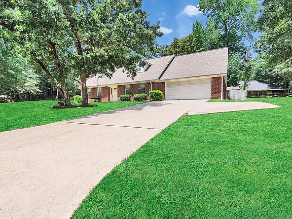 4th image of 1928 Greentree Dr
