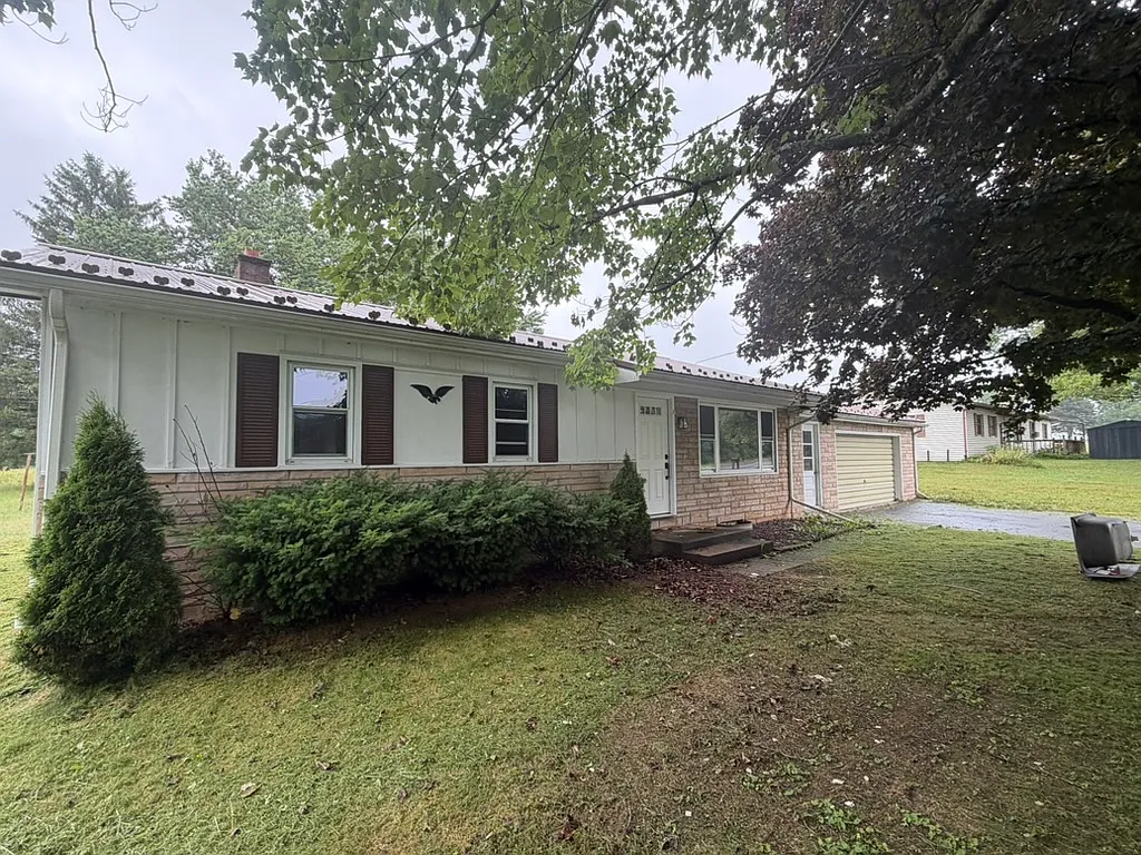 3 bed, 960 sqft, $1,450 — Photo 1