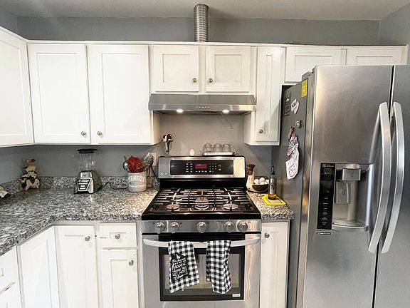 4th image of 3640 W PALMAIRE Avenue