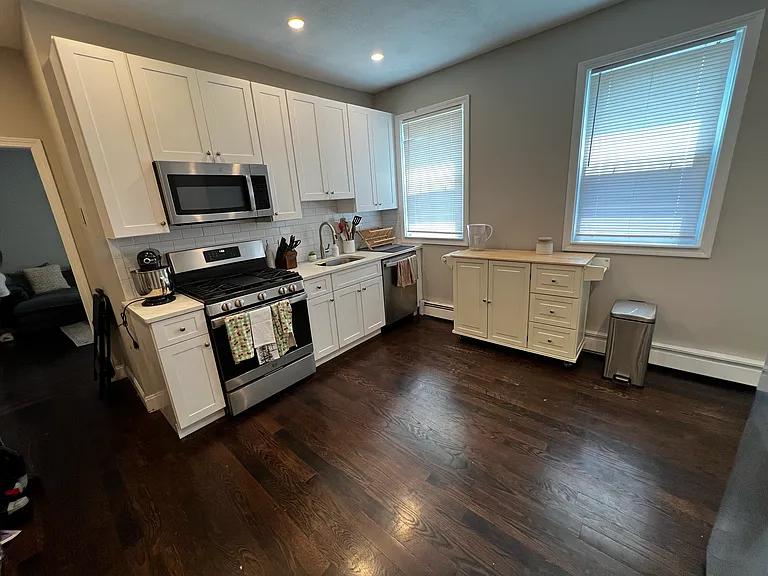 158 Holland St #2 — Photo 1