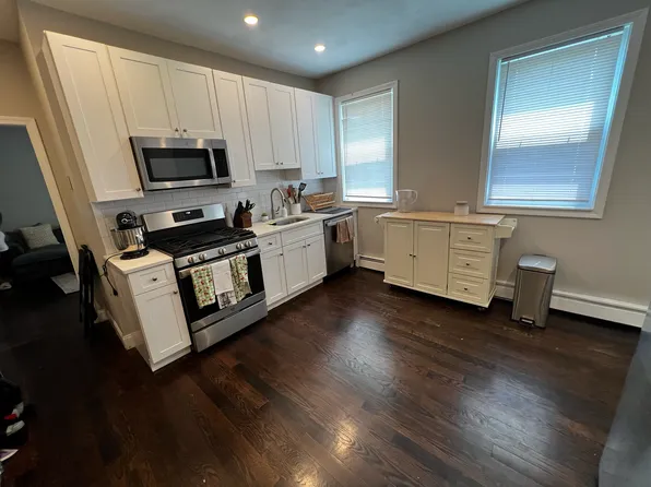 158 Holland St APT 2, Somerville, MA 02144